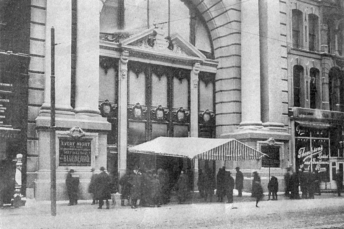 A 1903 Fire at a Chicago Theater Killed 602 People, Prompting Enduring Safety Reforms